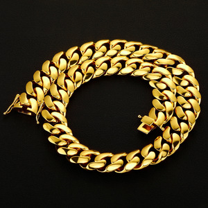 Cadena Cubana de 22mm en Oro de 24k con Retención de Color, Collar Personalizado para Hombre y Mujer - Product Image 1