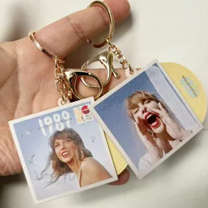 歌手泰勒·斯威夫特专辑CD钥匙扣时尚斯威夫特1989专辑钥匙扣粉丝周边吊坠1989明星周边饰品