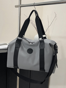 Sac de sport grande capacité personnalisé avec logo, séparation humide/sec, compartiment à chaussures dédié, rangement multifonctionnel pour le yoga - Product Image 3