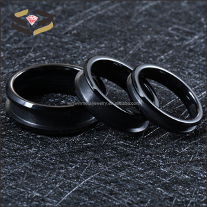 Bagues de mariage en céramique tendance certifiées par un tiers, personnalisables en gros, avec incrustation vierge et bord biseauté noir pour femmes - Product Image 6
