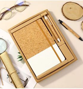 Ensemble cadeau de carnet en liège écologique Maxfree avec stylo, logo personnalisé, papeterie promotionnelle pour le bureau, l'école et les entreprises - Product Image 2