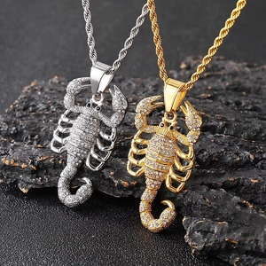 Colgante Hip Hop Insecto Chapado en Oro 18K con Circonita Cúbica, Cadena de Eslabones, Joyería de Acero Inoxidable Resistente al Agua y al Deslustre - Product Image 2