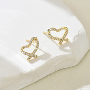 Women's High-End Fashion Copper Heart-Shaped <b>Stud</b> <b>Earrings</b> with Zircon Main Stone for Popular Weddings Birthdays Gift - Product Image 4