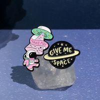 Insigne d'astronaute en gros mignon pas cher costume spatial broche souvenir aérospatial épinglette en émail doux