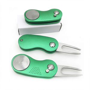 Herramienta de Golf de Aleación de Aluminio Verde con Marcador de Bola Magnético, Portátil para Uso en Exteriores - Product Image 1
