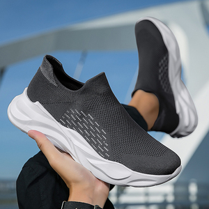 Chaussures de marche confortables pour couple, en maille extensible, souples, pour le fitness et la course, simples, noires, résistantes aux salissures - Product Image 2