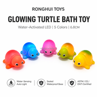 Juguete Cápsula Sorpresa: Tortuga Flotante Luminosa de PVC con Sensor de Agua y LED para Máquinas Expendedoras y Cajas Sorpresa