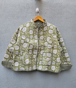 Veste matelassée en coton faite à la main de qualité supérieure, imprimé indien, style bohème pour femmes, manteau d'hiver - Product Image 1