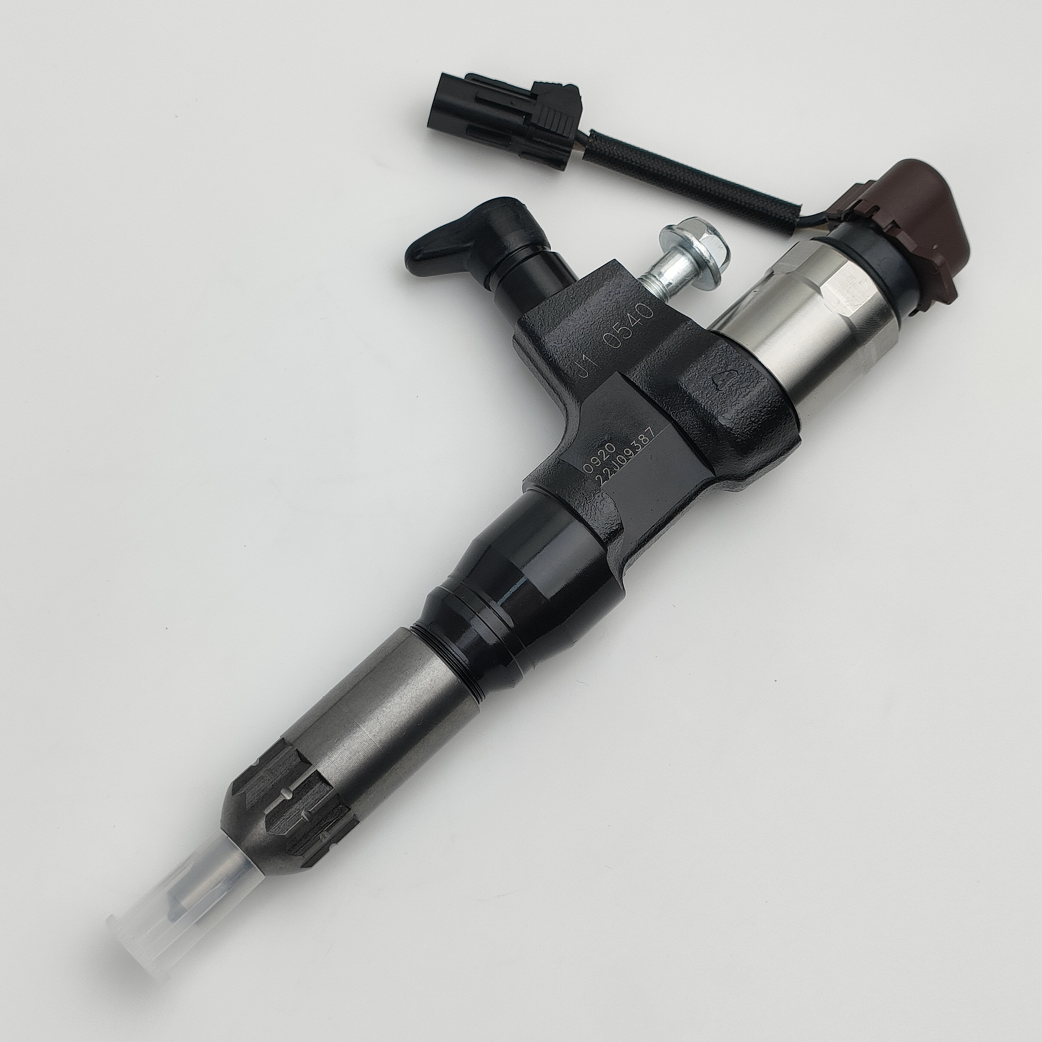 Common Rail Electric fuel injector 295050-0790 diesel fuel injector 23670-E0530 For Hino engine