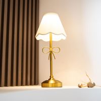 Lampe de table LED moderne avec abat-jour en tissu américain, interrupteur tactile, éclairage d'ambiance, base en métal de luxe pour hôtel et restaurant