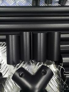 Cama para mascotas duradera y personalizada, cama elevada masticable respetuosa con el medio ambiente para perros, cama para perros con marco de aluminio negro - Product Image 5