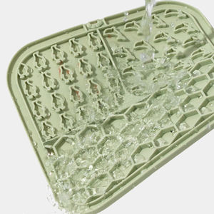 Nouveaux bols pour chien modernes en silicone alvéolé, écologiques, étanches, à alimentation lente, anti-anxiété, avec ventouse, pour usage extérieur - Product Image 2