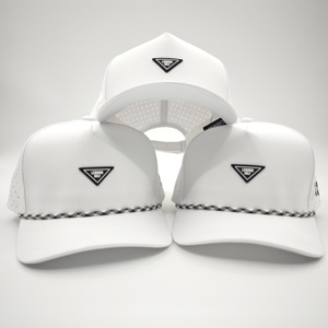 Gorra de Golf Ligera de Cinco Paneles, Sólida e Impermeable, con Emblema de Silicona Personalizado, Bajo MOQ, OEM, Perforada con Láser, Transpirable, para Actividades al Aire Libre - Product Image 4