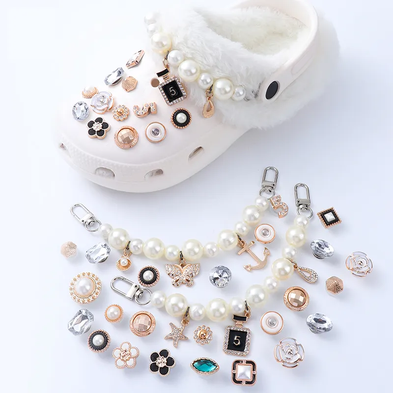 Wholesale Creative DIY Pearl croc jewelry charms Beaded Accessories Removable Chain Charms Shoes Decoration