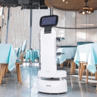 Robot de service de livraison de nourriture à navigation automatique pour restaurant et hôtel, prix d'usine, vente chaude, avec 3 plateaux, accueillir les clients