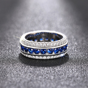 T0789 Anello Eternity da Donna in Oro Massiccio 18K con Zaffiri, Taglio Brillante Rotondo, Incastonatura a Canale, Gioiello Raffinato per Matrimonio - Product Image 2