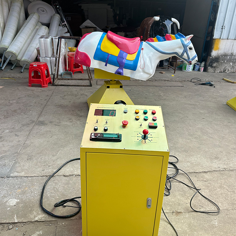 Machine de corrida du cheval blanc
