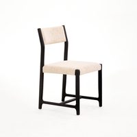 Chaise de salle à manger en frêne scandinave, profil fin, revêtement en tissu doux, structure en bois minimaliste