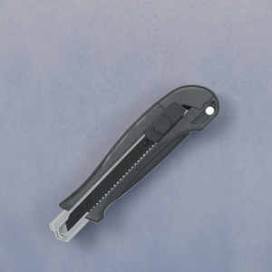 Cuchillo Multiusos <span class=keywords><strong>de</strong></span> Acero al Carbono <span class=keywords><strong>de</strong></span> Alta Resistencia <span class=keywords><strong>de</strong></span> 18 mm, Grado Industrial, Personalizable OEM, Hoja Retráctil, Herramienta para Embalaje <span class=keywords><strong>de</strong></span> Almacén - Product Image 3