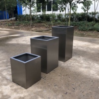 Pot de fleurs cube intérieur en acier inoxydable et jardinière carrée extérieure pour la décoration de jardin