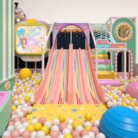 Aire de jeux intérieure pour enfants, centre de jeux en bois, parc d'attractions intérieur, jouets