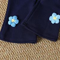 Ensemble pour bébés filles : Gilet côtelé à fleurs 3D au crochet, Blouse à volants rayée à manches péplum et Pantalon évasé côtelé élastique