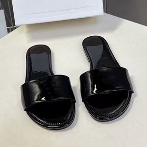 รองเท้าแตะแฟชั่นแบบสวม ดีไซน์เรียบง่าย สีพื้น แต่งโลโก้ตามสั่ง สำหรับผู้หญิง สไตล์ลำลอง ใส่ในบ้าน พื้นหนา - Product Image 6