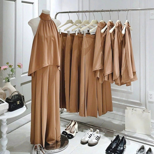 Ensemble pantalon droit et haut sans manches à col halter uni marron pour femme, en mélange de coton respirant et léger, fabriqué au Vietnam (OEM) - Product Image 1