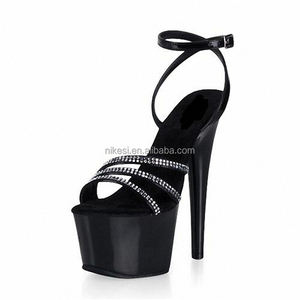 <span class=keywords><strong>Tacchi</strong></span> alti neri da 17 cm <span class=keywords><strong>con</strong></span> tacco alto Sexy modello sandali da sfilata <span class=keywords><strong>con</strong></span> tacco sottile Sole alto ABS estivo suola in PU - Product Image 5