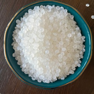 Gránulos de Material LLDPE para Moldeo Rotacional, Precio de Materia Prima Plástica de Polietileno LLDPE, LLDPE 7042 - Product Image 1