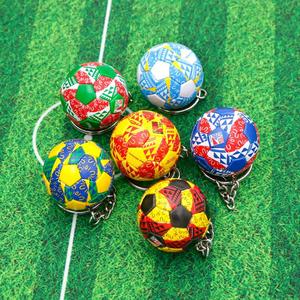 Porte-clés promotionnels miniatures créatifs en forme de ballon de football - Cadeau et souvenir, pendentif porte-clés ballon de match - Product Image 2