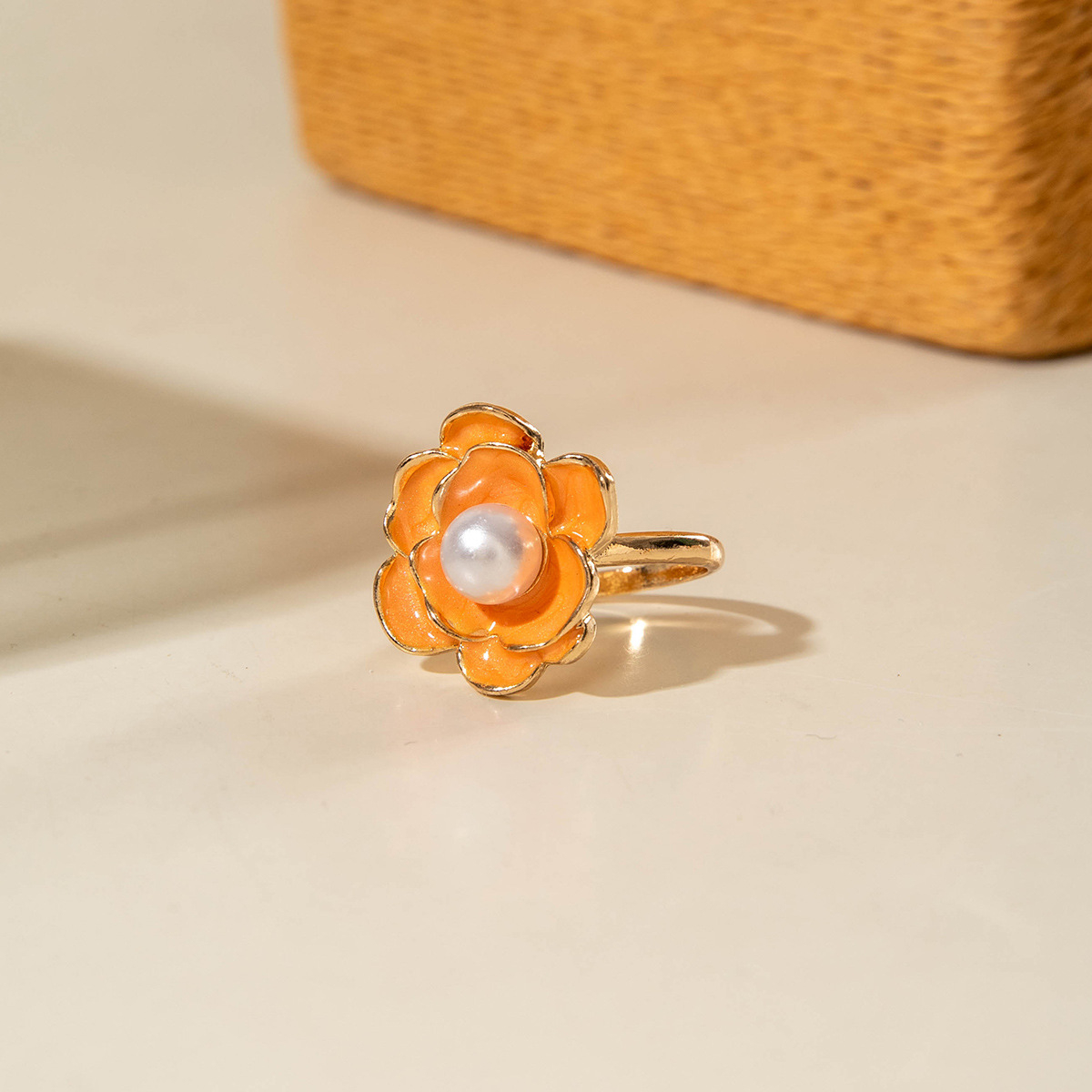 R082-4 Orange