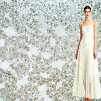 Tissu 100% polyester brodé avec doublure en tulle, entièrement tissé, orné de perles, de sequins et résistant à l'abrasion
