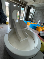 Aire de jeux intérieure personnalisée blanche pastel pour enfants, location pour fêtes et événements, maison de jeu multifonctionnelle avec toboggan et piscine à balles
