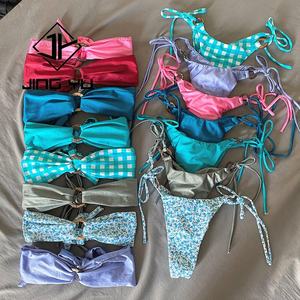 Maillots de bain personnalisés en satin avec accessoires métalliques texturés, bikini de haute qualité en nylon recyclé - Product Image 3