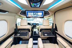อัพเกรดภายในรถตู้ไฮเอซคอมมิวเตอร์ปี 2025 โต๊ะพับไฟฟ้า ตกแต่งภายในรถยนต์ เบาะรถยนต์ดัดแปลง - Product Image 4