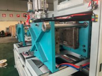 Machine de fabrication de bouteilles en plastique pour la production de contenants en HDPE pour détergents, shampooings, nettoyants et produits chimiques quotidiens