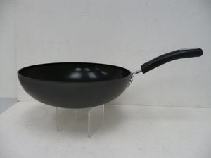 กระทะอลูมิเนียมพร้อมฝาหม้อด้ามพลาสติกสำหรับทำอาหารที่บ้านและอาหารประจำวัน - Product Image 3