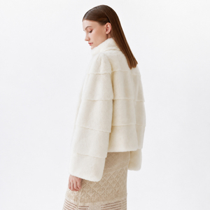 Top in Vera Pelliccia di <span class=keywords><strong>Visone</strong></span> <span class=keywords><strong>Bianco</strong></span> Ghiaccio a Strati, Monopetto Corto Casual con Pannelli Orizzontali e Collo Alto, Abbigliamento Invernale da Donna - Product Image 4
