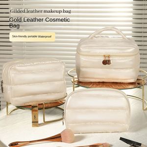 Bolsa de Maquillaje Acolchada, Portátil, Ligera y Moderna, Organizador de Artículos de Aseo, Bolsa de Cosméticos Personalizada - Product Image 2