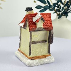 Maisons de village de Noël LED de haute qualité, ornements miniatures en résine, poupées de Noël, décoration intérieure, faites à la main, élégantes et adorables - Product Image 3