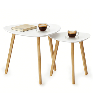 Set di 2 Tavolini da Caffè <span class=keywords><strong>in</strong></span> <span class=keywords><strong>Legno</strong></span> a Forma di Triangolo, Tavolini Laterali Bianchi <span class=keywords><strong>per</strong></span> Soggiorno e <span class=keywords><strong>Balcone</strong></span> - Product Image 1
