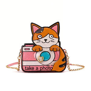 Sac Ita unique en forme d'appareil photo rétro avec fenêtre transparente ronde, décor rose, sac à main personnalisé pour les filles à la mode - Product Image 5