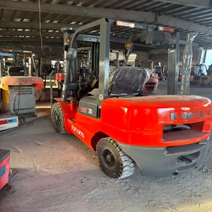Montacargas Usado de 3T con Desplazador Lateral Hidráulico, Motor Caterpillar, Neumáticos Sólidos, Mástil de Dos Etapas, Diésel, para Construcción - Product Image 3
