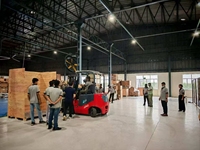Nuova Macchina Automatica Dashuo per l'Assemblaggio di Downlight LED Industriali con Controllo PLC, 1 Anno di Garanzia, Ingranaggi e Cuscinetti