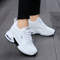Baskets compensées décontractées en maille à lacets pour femmes, confortables, blanches, à talons épais, pour l'extérieur, chaussures de mode