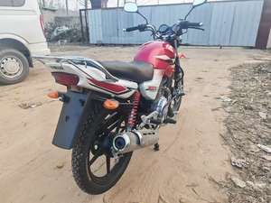 Yamaha1 <span class=keywords><strong>Tenshin</strong></span> 125cc Moto tout-terrain avec système de démarrage double, puissance robuste et qualité fiable - Product Image 5