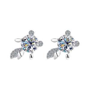 Ensemble de boucles d'oreilles en argent sterling S925 avec boucles d'oreilles en moissanite - Product Image 1