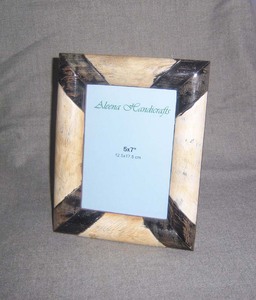 Cadre photo en bois avec incrustation d'os écologique unique pour la décoration de la maison, taille personnalisée, design moderne, fait à la main en Inde - Product Image 6