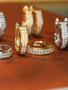 Proveedor Mayorista de Joyería de Oro de 18K, Servicio Personalizado OEM/ODM, Precio de Fábrica, Aretes de Oro Rosa con Certificación, Listos para Enviar - Product Image 3